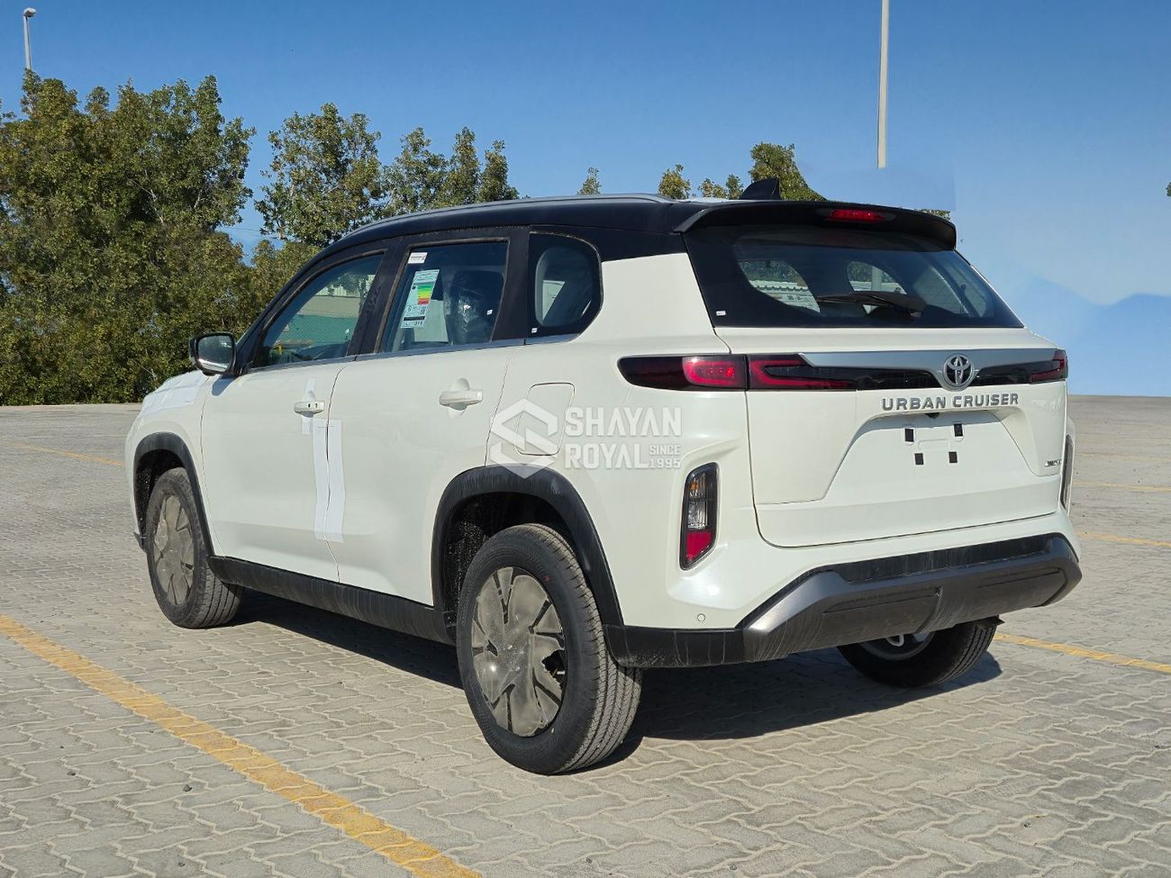 تويوتا أوربان كروزر 1.5L GLX PETROL AT 2026MY