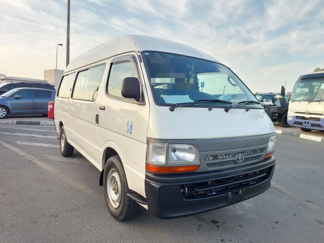 تويوتا هاياس TOYOTA HIACE COMMUTER VAN RHD 2003 MODEL 3.0 L DIESEL AUTOMATIC(PM03773)