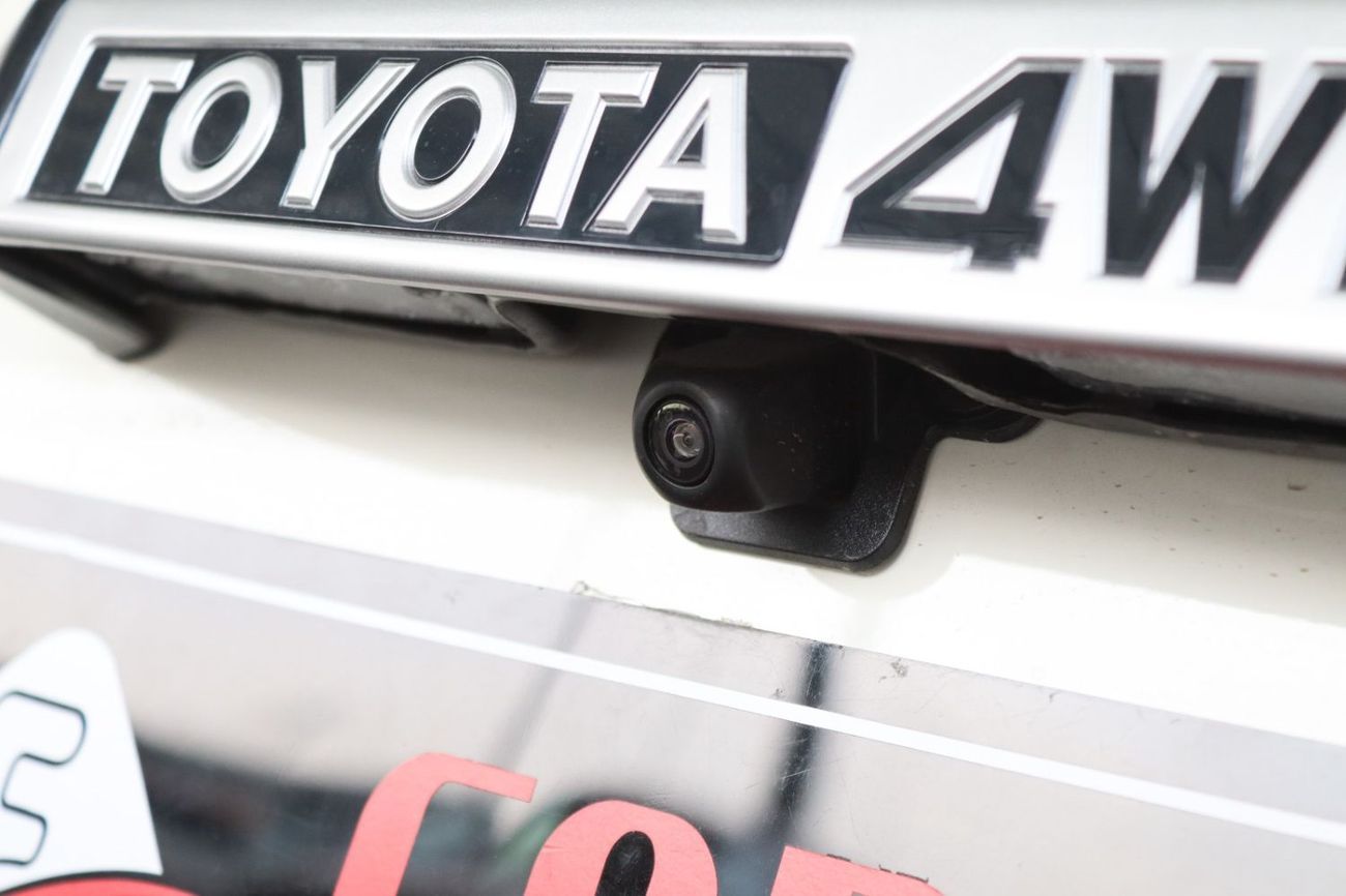 Toyota Land Cruiser 70 2.8 DIESEL MANUAL TRANSMISSION DIFF LOCK **التصدير فقط خارج الخليج*****EXPORT ONLY**