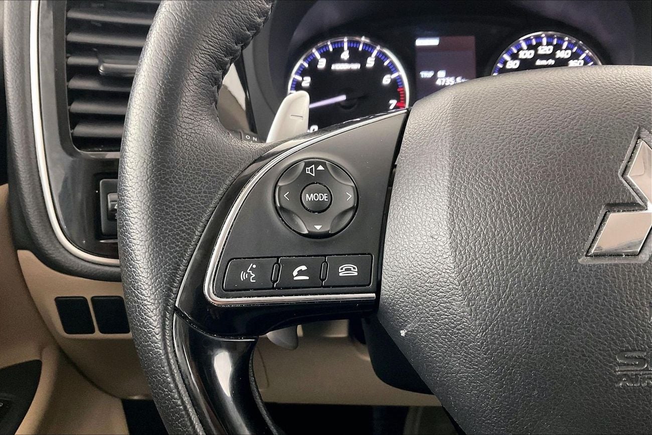 ميتسوبيشي آوتلاندر 2.5 GLX AUTO 4WD 7SEAT ML FABRIC SEATS | شامل الضمان | 0 ﺪﻔﻋﺓ ﺃﻮﻟﻯ