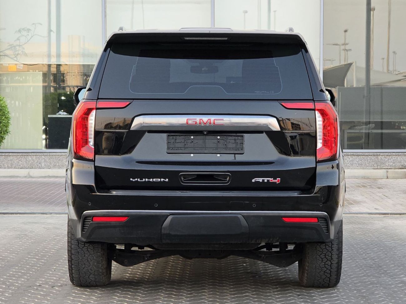 GMC Yukon AT4 5.3L GMC YUKON AT4 2022// GCC// UNDER WARRANTY// FSH// ORIGINAL PAINT