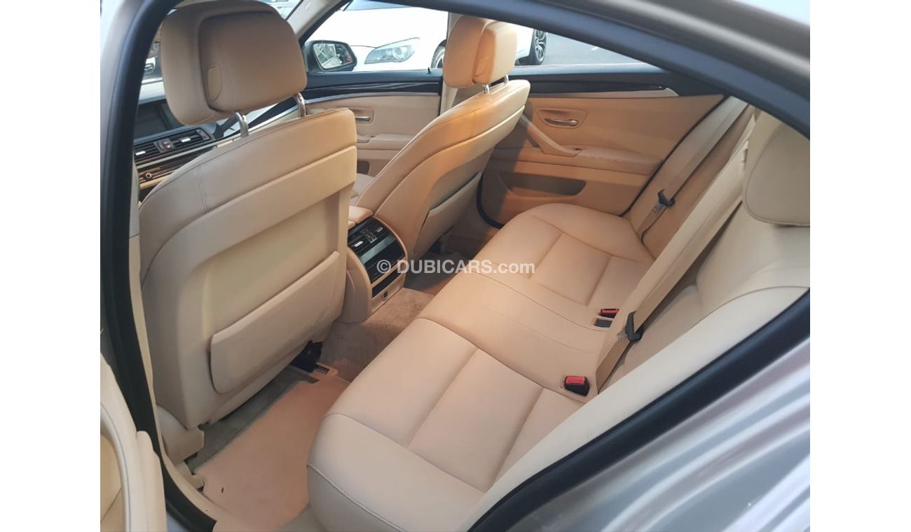 BMW 520i i model 2012GCC car prefect condition full service full option low mileage