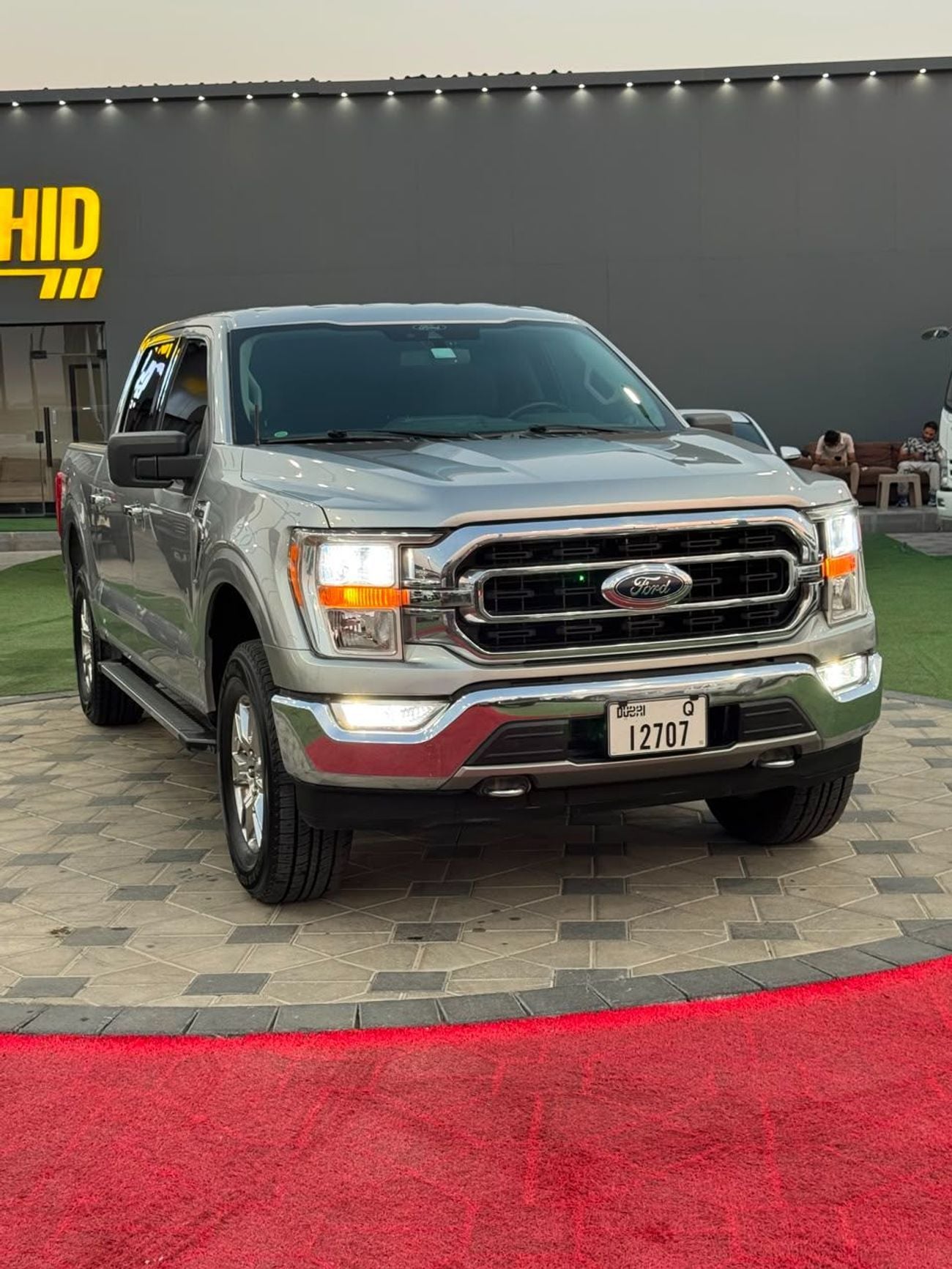 Ford F-150 XLT CREW CAB