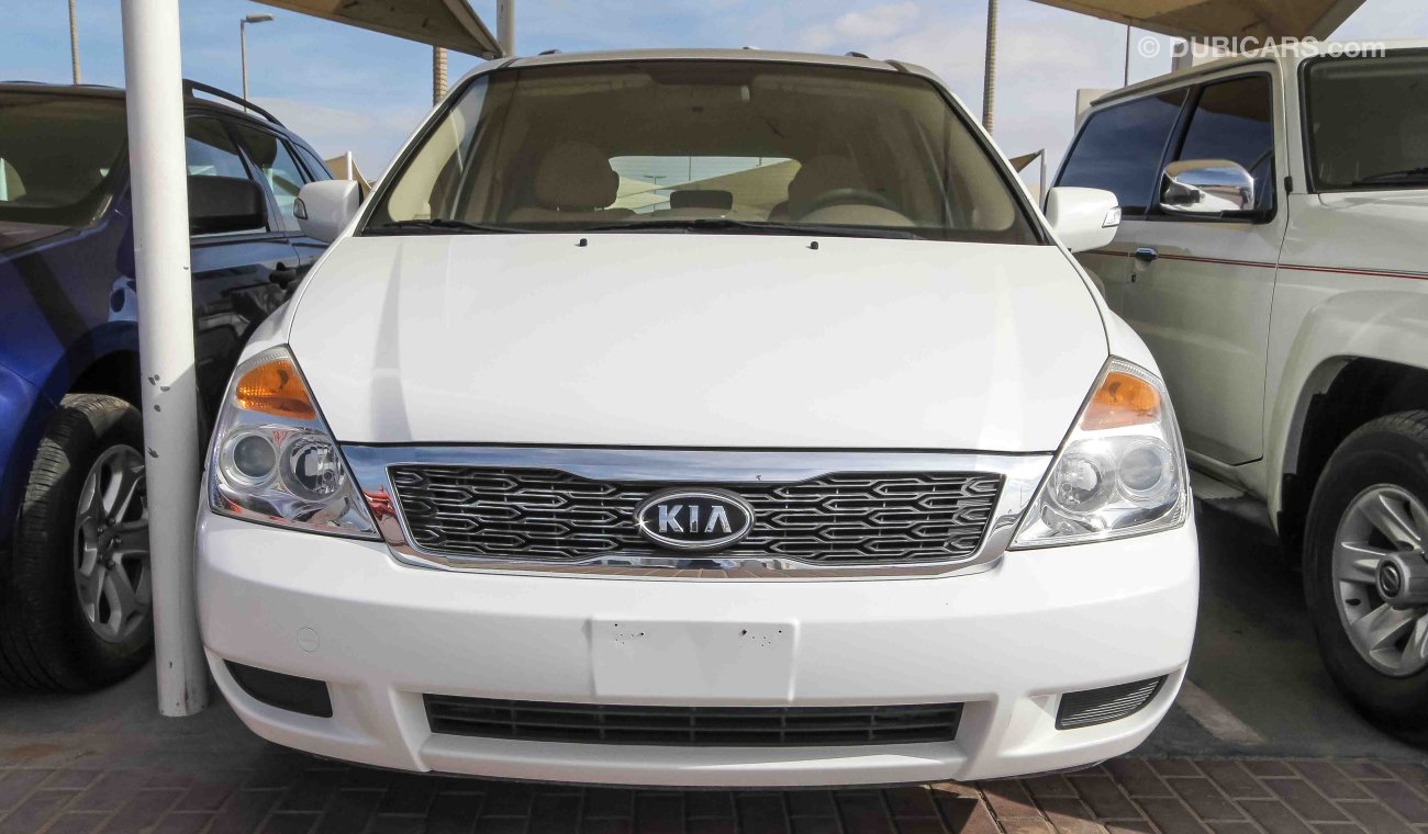 Kia Carnival