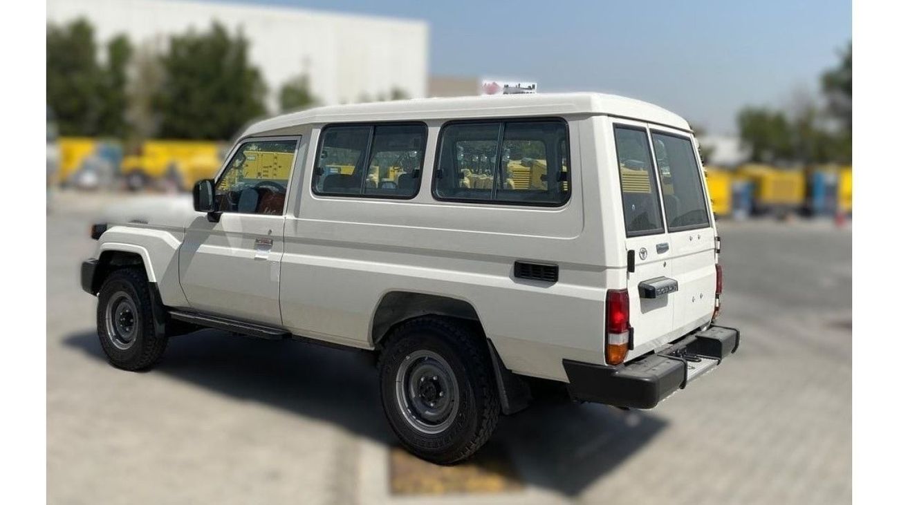 تويوتا لاند كروزر 70 78 4.2L DIESEL MANUAL TRANSMISSION ( ONLY FOR RE EXPORT OUTSIDE GCC COUNTRIES)