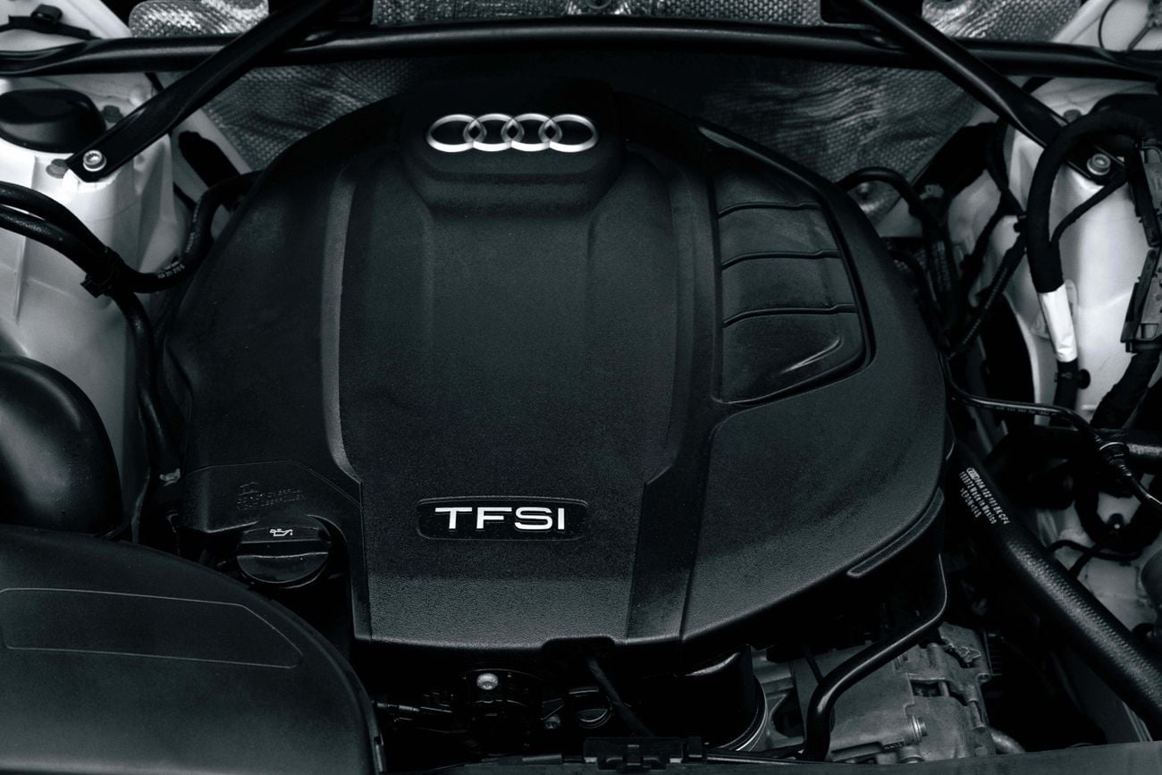 Audi Q5 40 TFSI S-LINE Q5 S-Line TFSI Quattro | 2,938 P.M | 0% Downpayment | Audi Warranty!