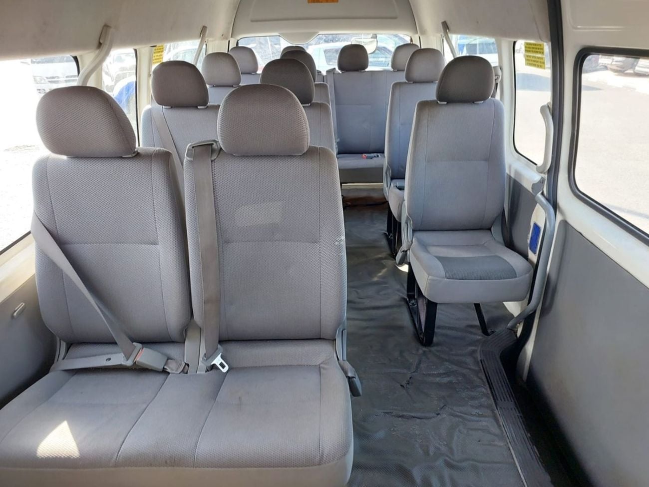 تويوتا هاياس TOYOTA HIACE COMMUTER VAN RHD 2006 MODEL 2.5 L DIESEL MANUAL(PM15390)
