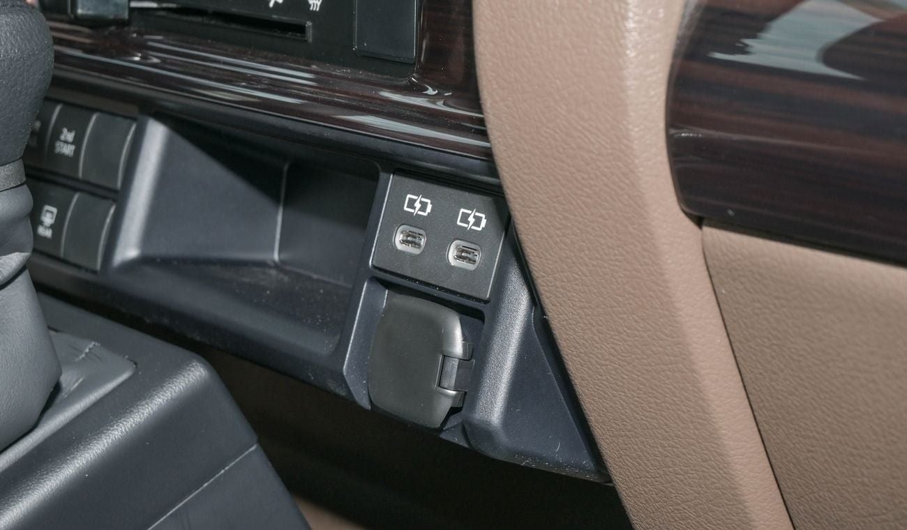 Toyota Land Cruiser 70 LX COUPE