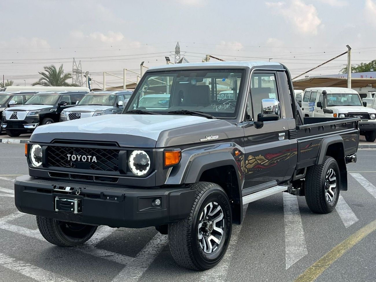Toyota Land Cruiser Pick Up Toyota Landcruiser 79 II Singel Cabin Automatic II ToP Tier II 2025 II GCC II Grey Color II FULL LOA