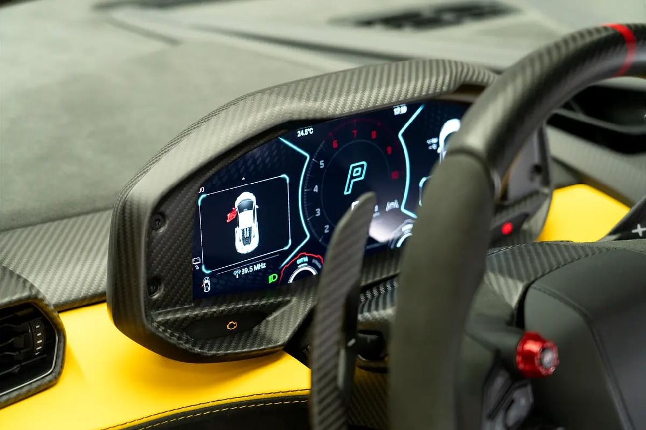 لامبورغيني ريفويلتو 6.5L V12 Hybrid