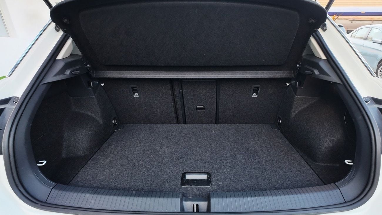 فولكس واجن T ROC Life 1.4L