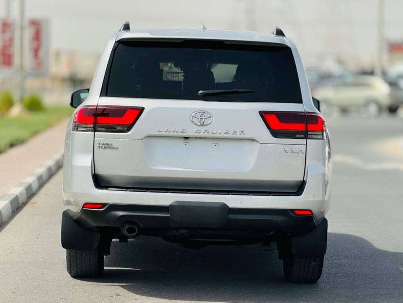 تويوتا لاند كروزر Vxr 3.3 diesel Right hand drive