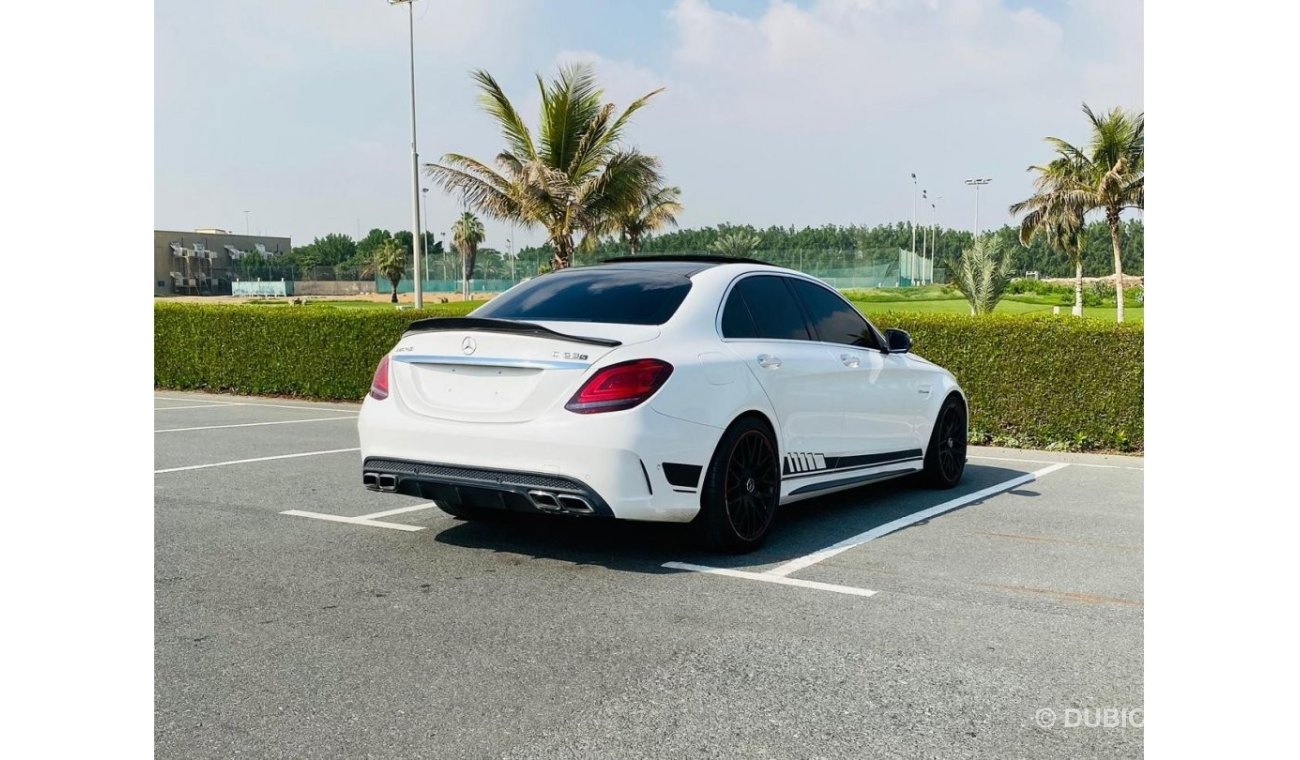 مرسيدس بنز C 63 AMG Std السياره بحاله ممتازه جدا لا تحتاج إلى أي مصاريف