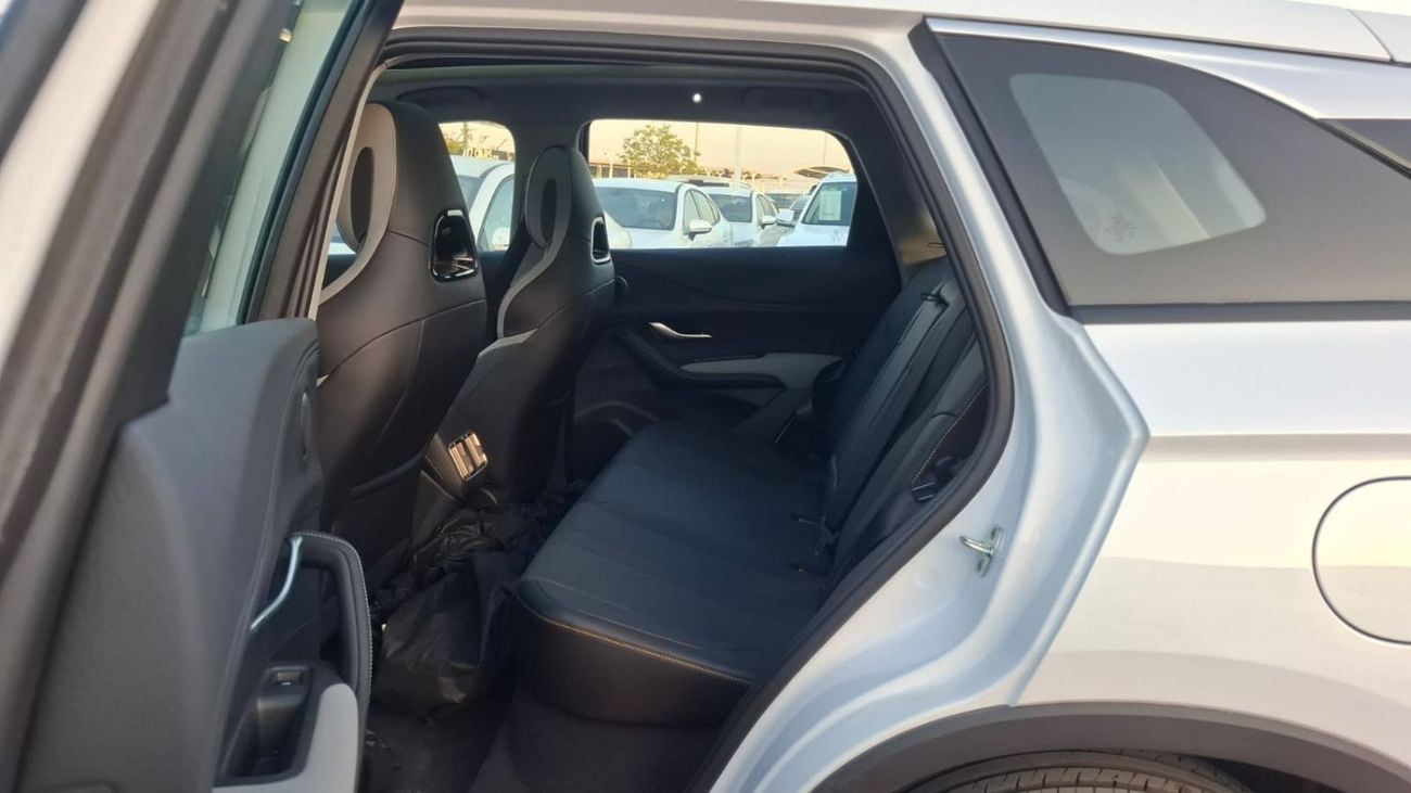 BYD Sealion 05 2025 BYD SEALION 05 DM-i BIG SCREEN (PHEV)SUV (EXPORT ONLY)