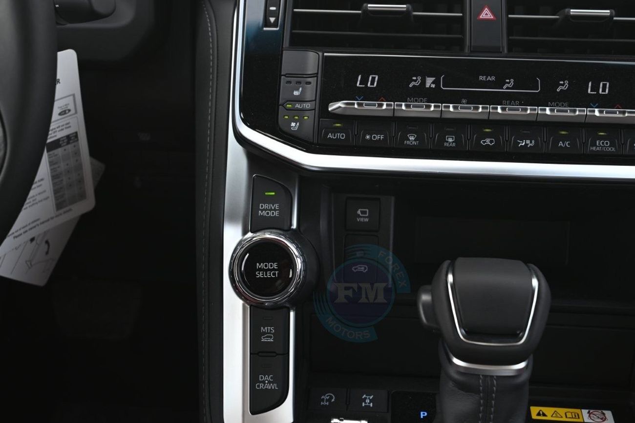 تويوتا لاند كروزر VXR V6 3.3L Diesel 4WD 7 Seater Automatic