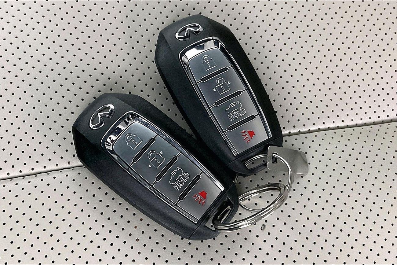 مرسيدس بنز C 200 Premium (AMG Line) | عرض العيد الحصري | خالية من أضرار الفيضانات