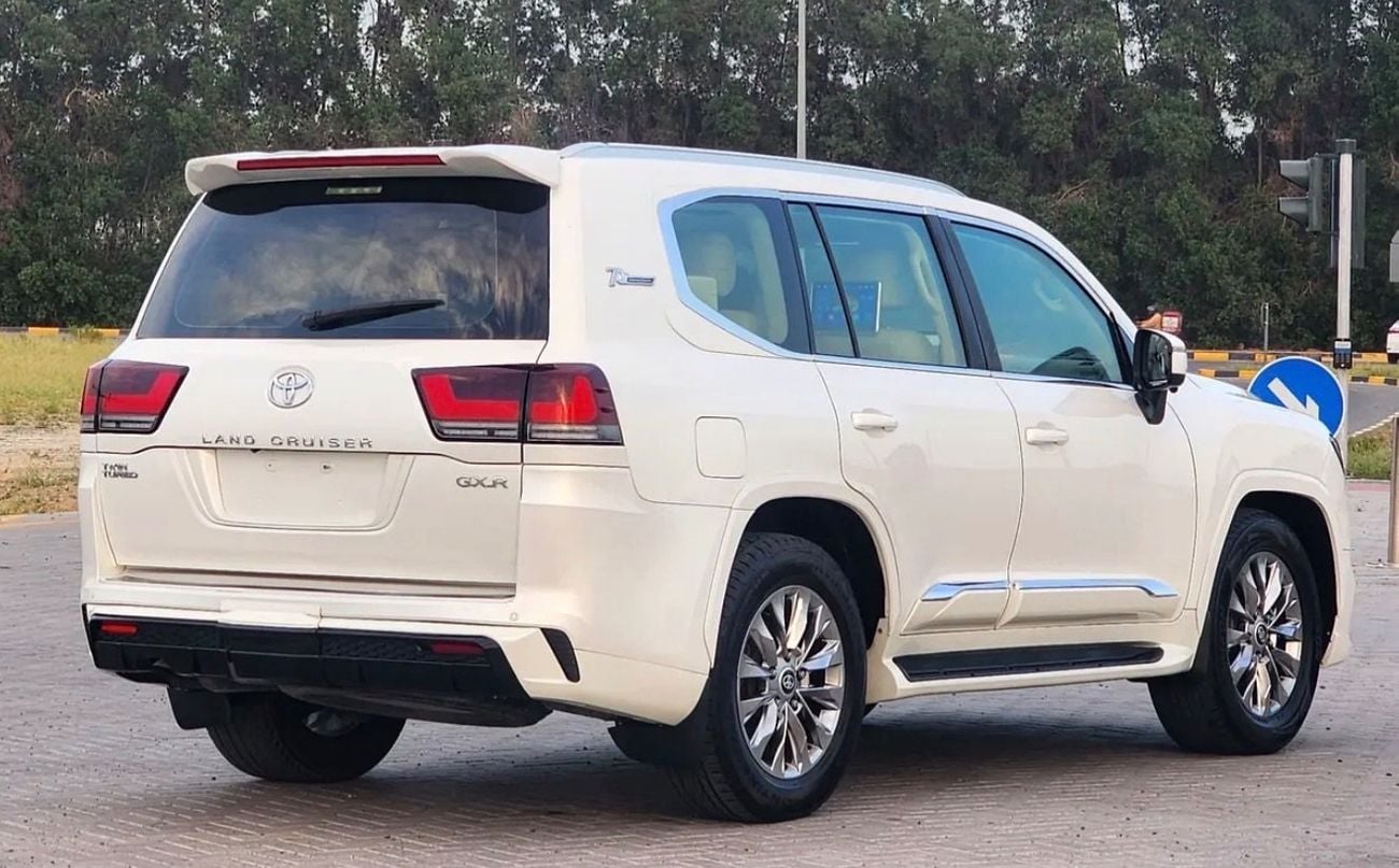 Toyota Land Cruiser GXR 2018 MODEL FACELIFT TO 2024 SHAPE EXTERIOR AND INTERIOR BOTH FULL OPTION