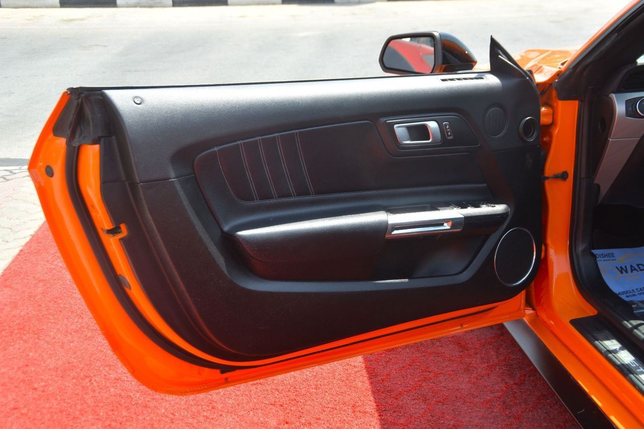 Ford Mustang BEAUTIFUL ORANGE CONVERTIBLE