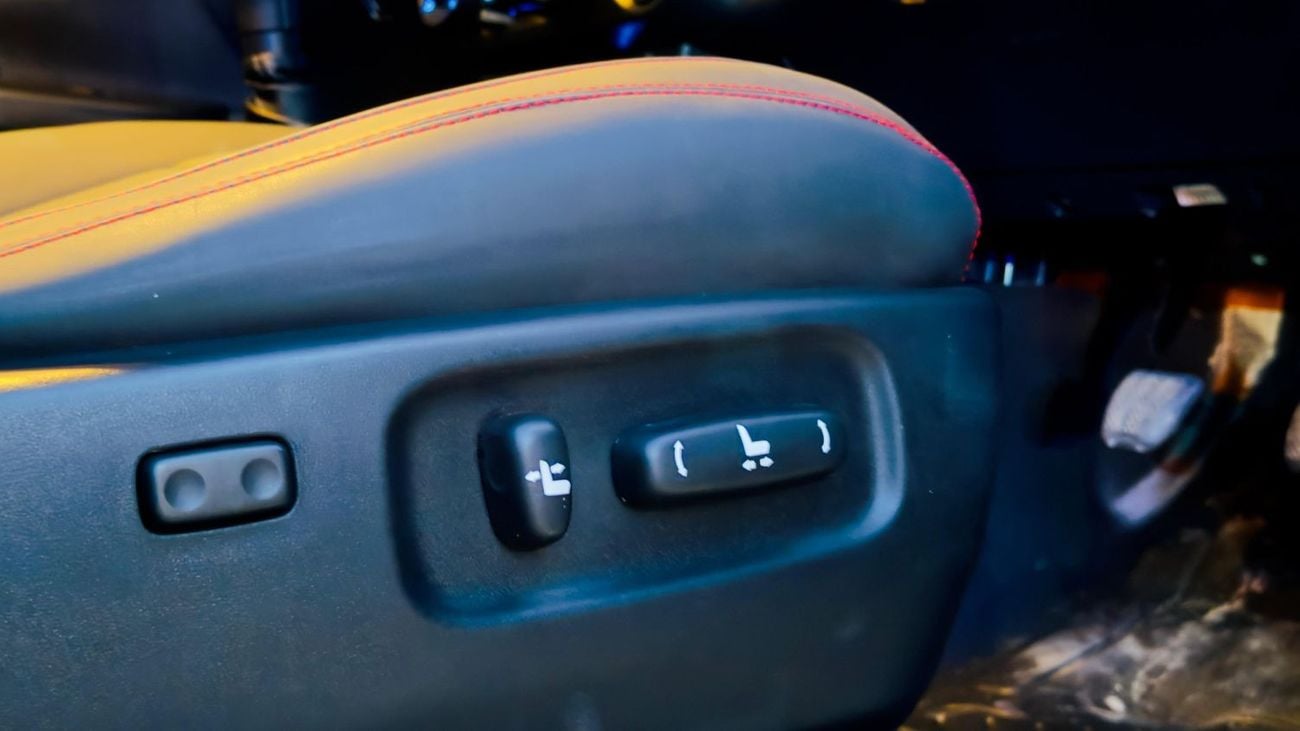 تويوتا هيلوكس OFF-ROAD MODIFIED | AWNING CAMPING TENT | 2.8L DIESEL | MT | 2023 | REAR VIEW CAMERA