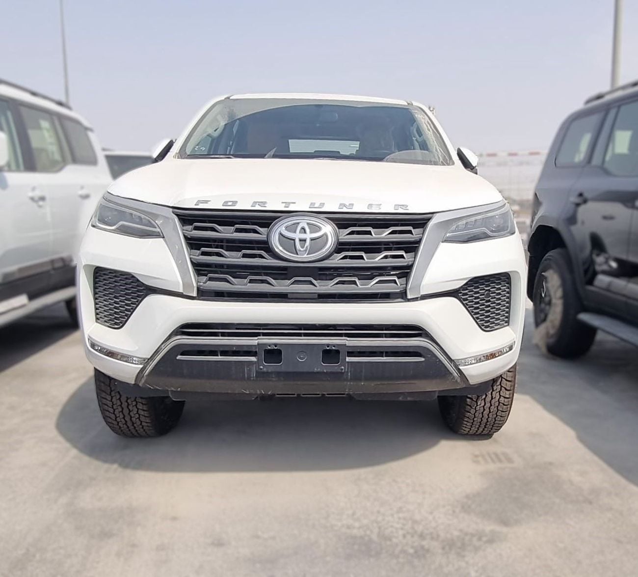 تويوتا فورتونر TOYOTA FORTUNER 2.7L 4x4 PETROL MY 2025