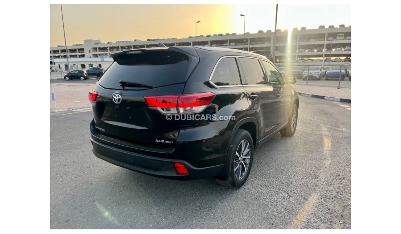 Toyota Highlander 2018 XLE LIMITED 4x4 SUNROOF PUSH START ENGINE 7 SEATER