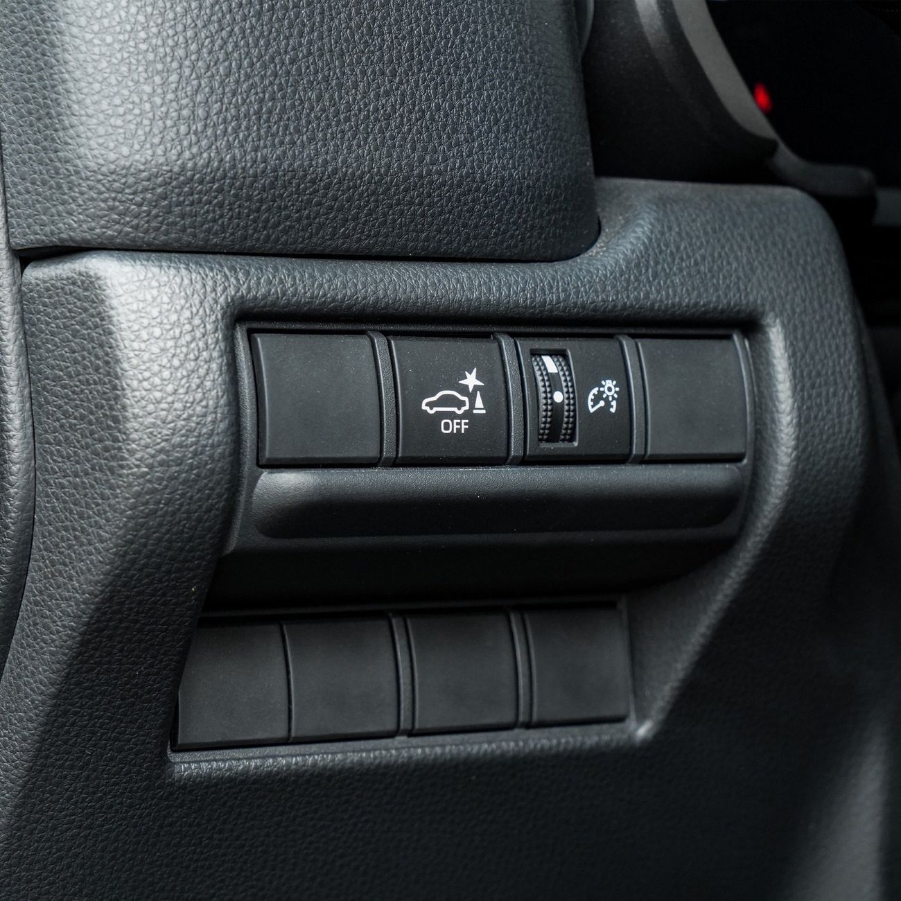 تويوتا برادو Prado 2.4 Petrol 2025