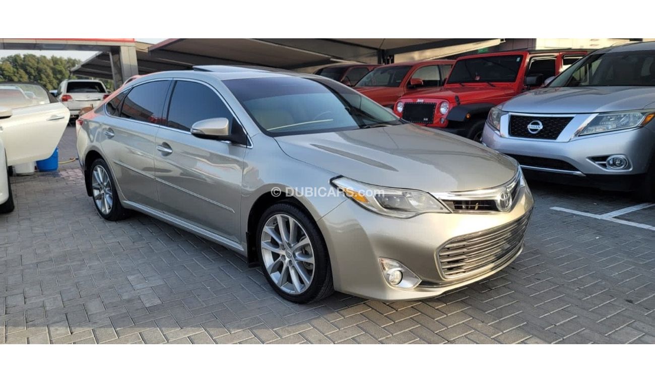Used Toyota Avalon Limited 2014 for sale in Dubai - 631496