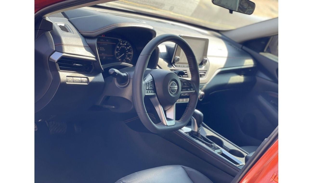 نيسان ألتيما SV 2.5L SV / 2.5L / LOW MILEAGE / RADAR / APPLE - ANDROID AUTO