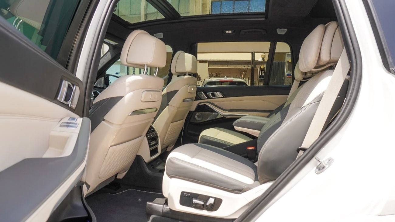 BMW X7 xDriveM60i (6 Seats)