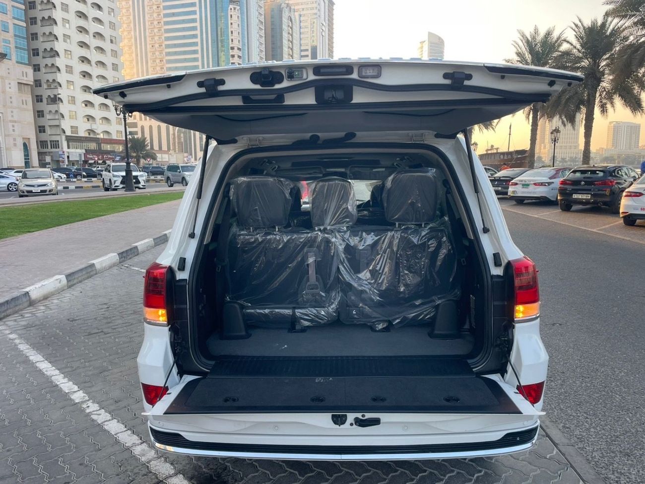 Toyota Land Cruiser 2020 Model VX Diesel Engine Full Option Very Clean and Perfect Condition