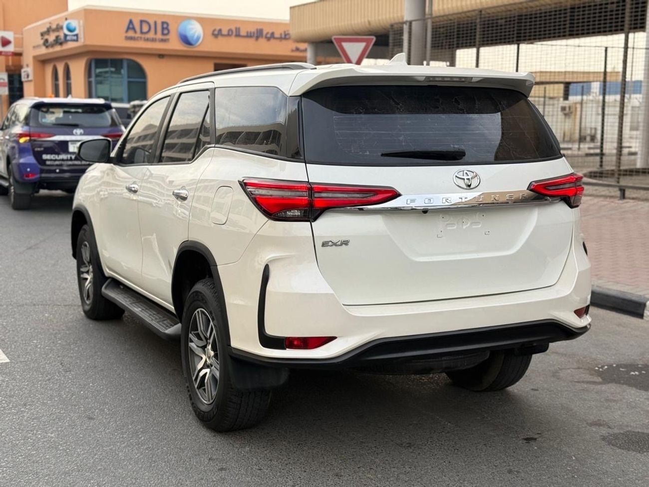 Toyota Fortuner EXR 2.7L (160 HP)
