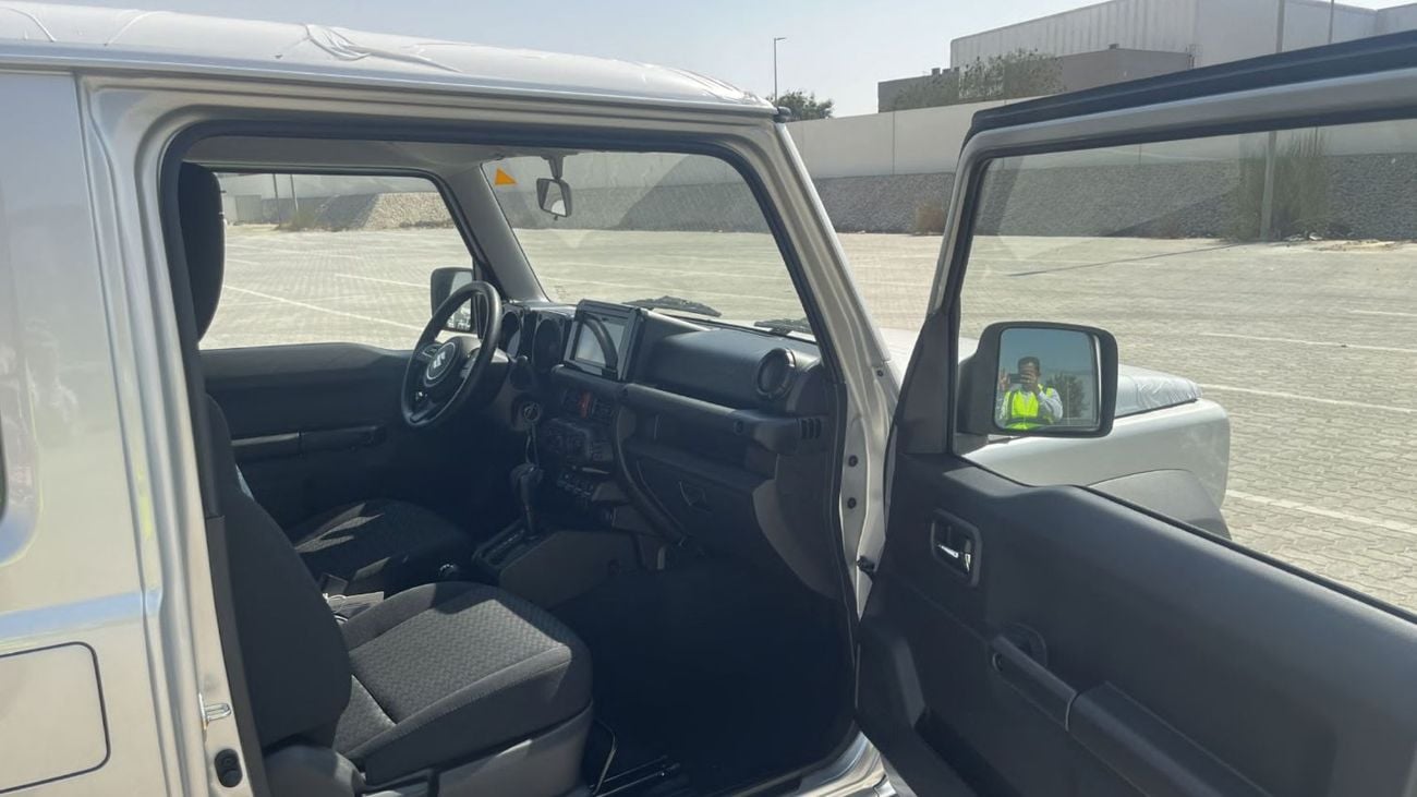 سوزوكي جيمني 3-Door GL 1.5L 4WD 4AT