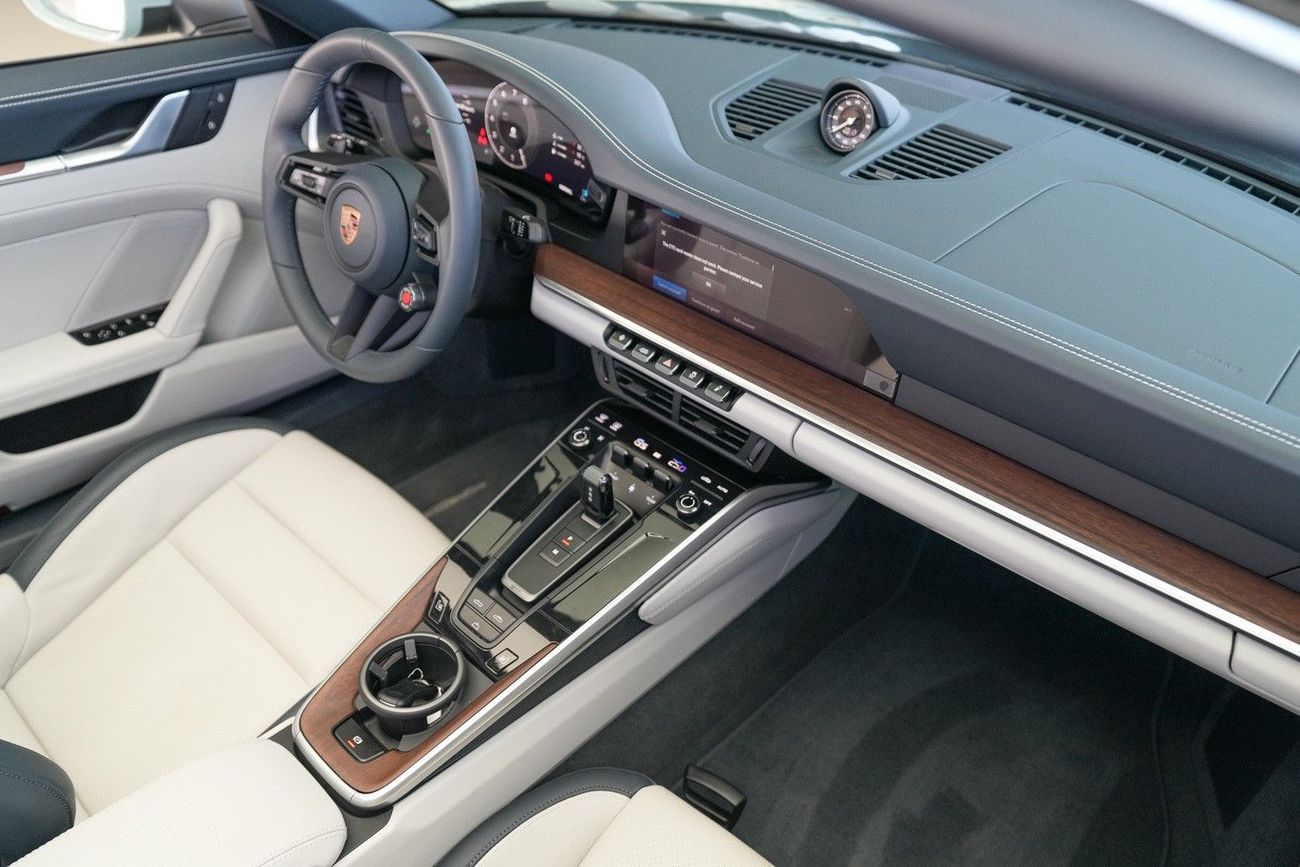 Porsche 911 CARRERA