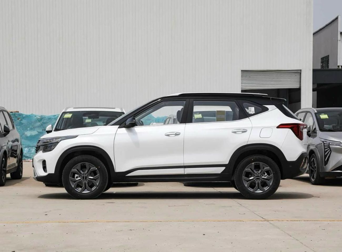 كيا سيلتوس 1.5 LUXURY-BLACK ROOF