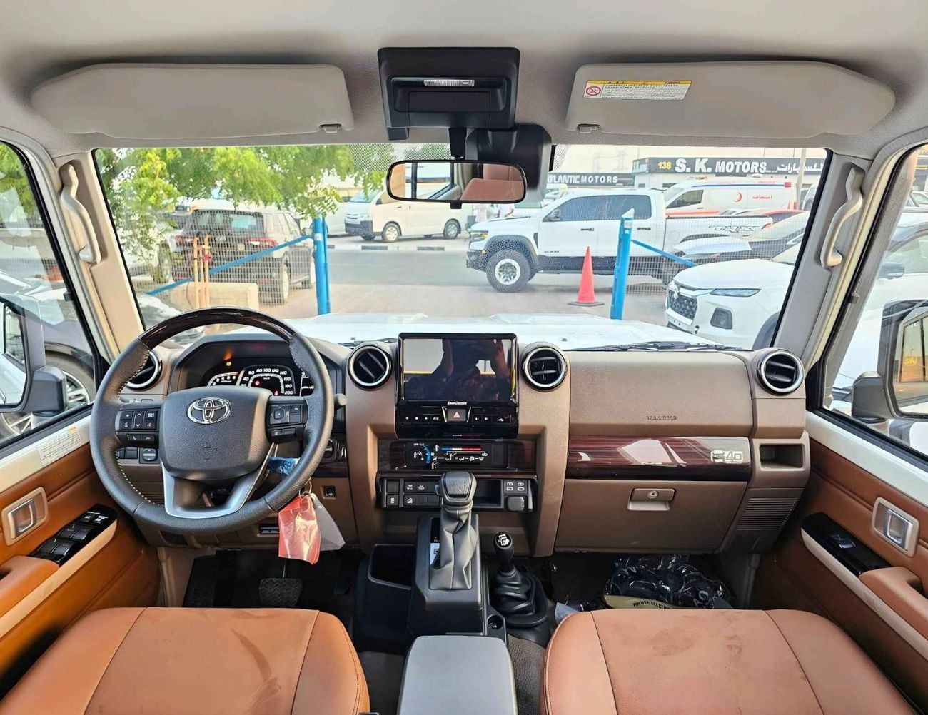 تويوتا لاند كروزر بيك آب LX-Z1 LC79 / DOUBLE CABIN AUTOMATIC / 2.8L DIESEL V4 4WD / DVD+CAMERA /SNORKEL,WINCH (CODE # LX-Z1)