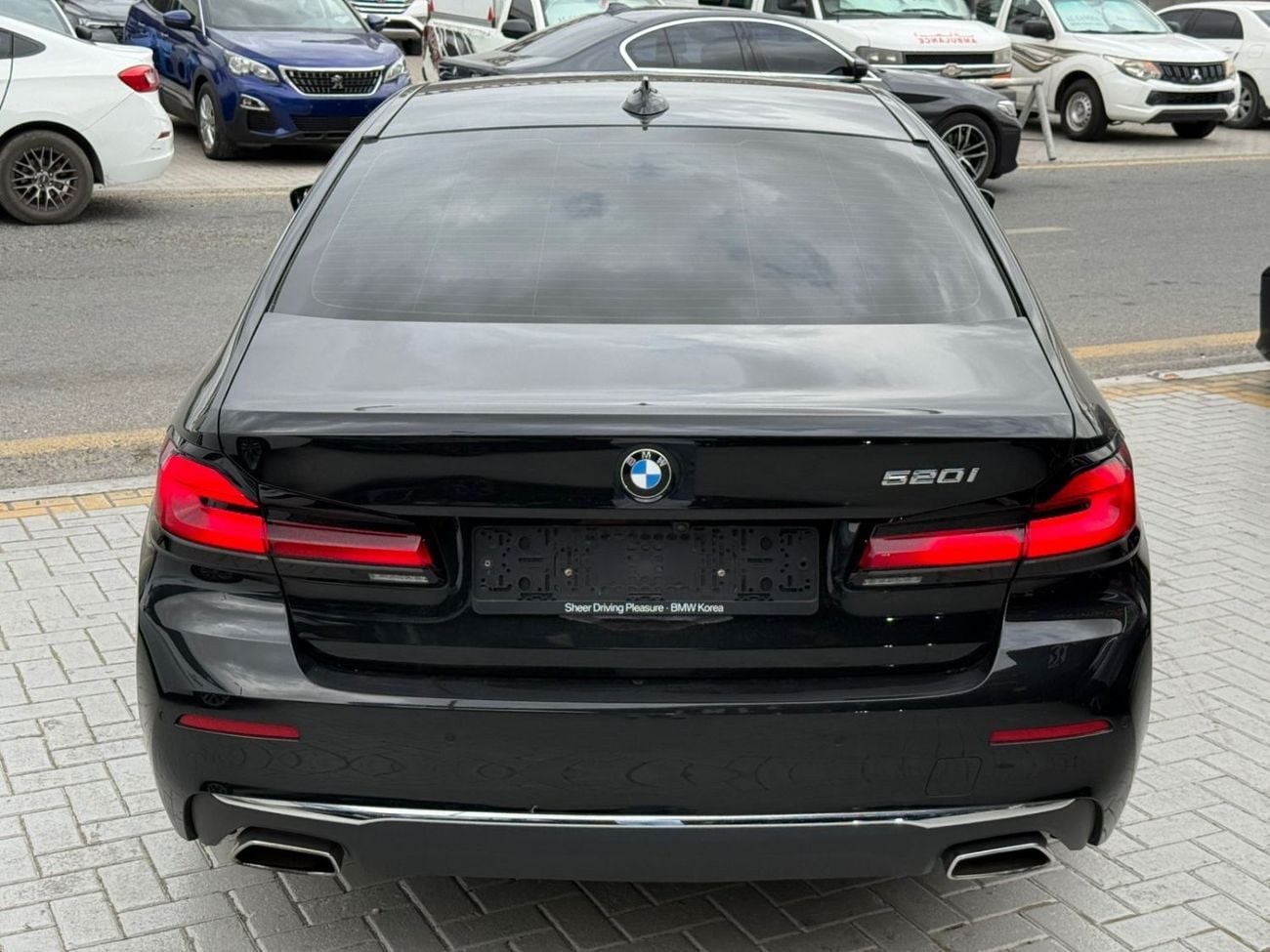 BMW 520i Middle East Edition 2.0L Middle East Edition 2.0T