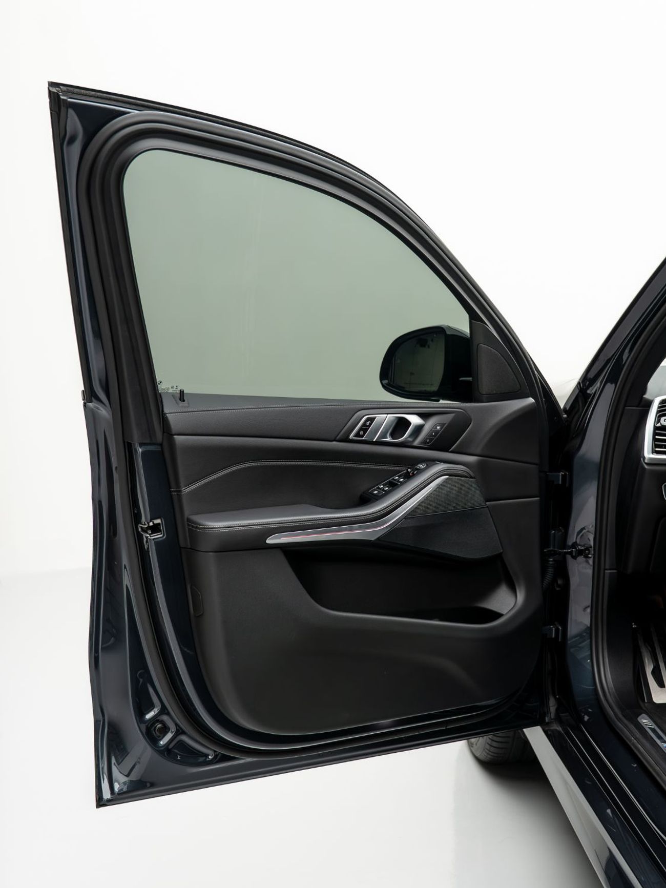بي أم دبليو X5 40i M Sport 3.0L 2022 BMW X5, Feb 2027 BMW Warranty + Service Pack, Excellent Condition, GCC