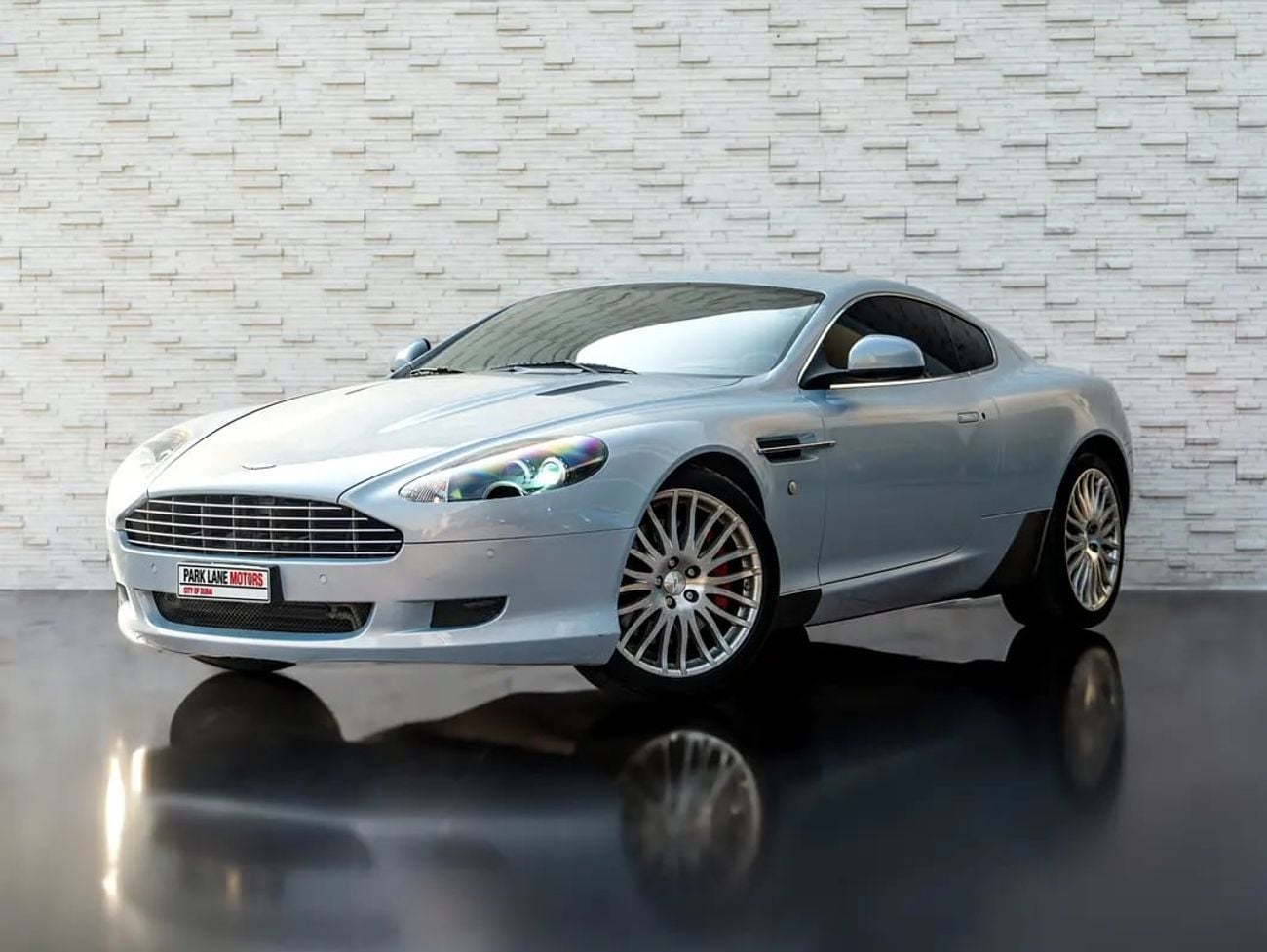 Aston Martin DB9