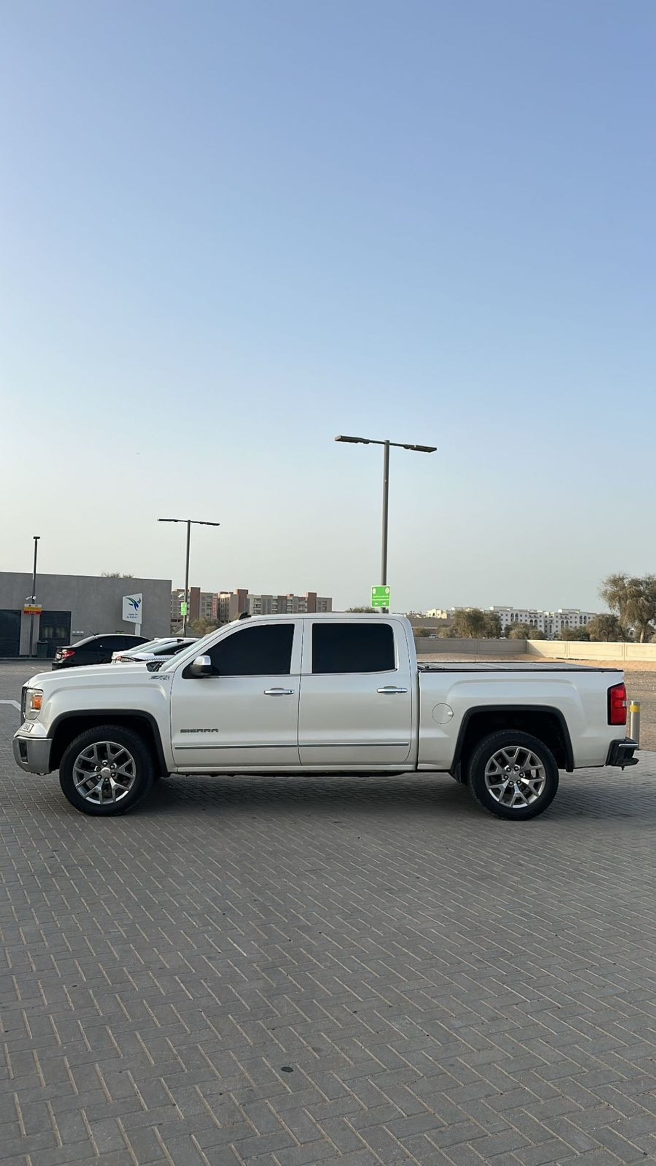 جي أم سي سييرا 1500 SLT 5.3L Crew Cab Utility RWD