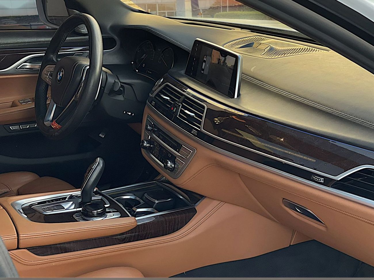 بي أم دبليو 750Li xDrive Executive 4.4L