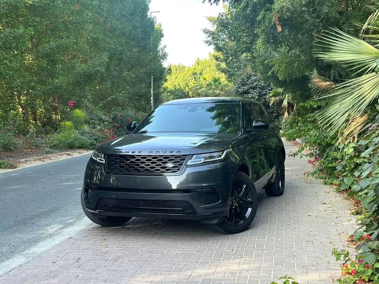 Land Rover Range Rover Velar S P400 3.0L 2024 Range Rover Velar S P400e Plug-in Hybrid | 2.0L Turbo 4-cylinder | 404 HP | Perfect