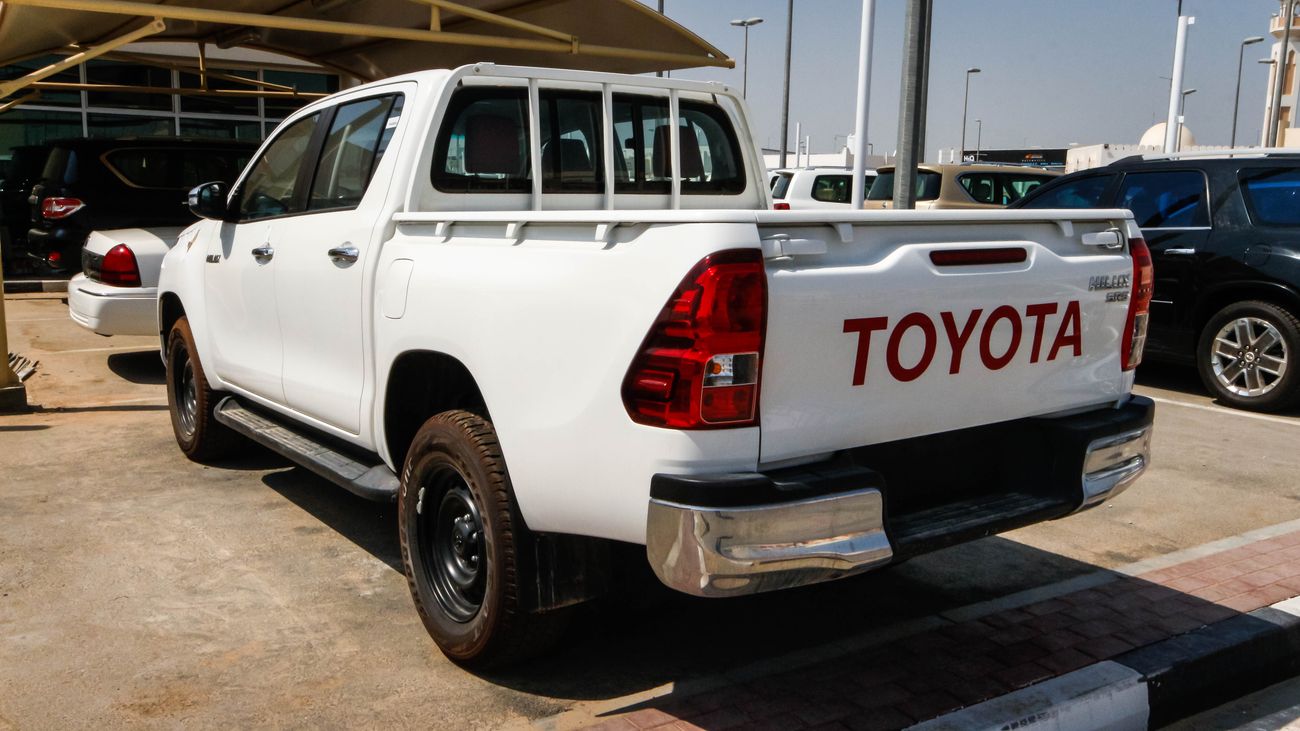 Waheed Car New Toyota Hilux SR5 2016 for sale in Dubai - 72383