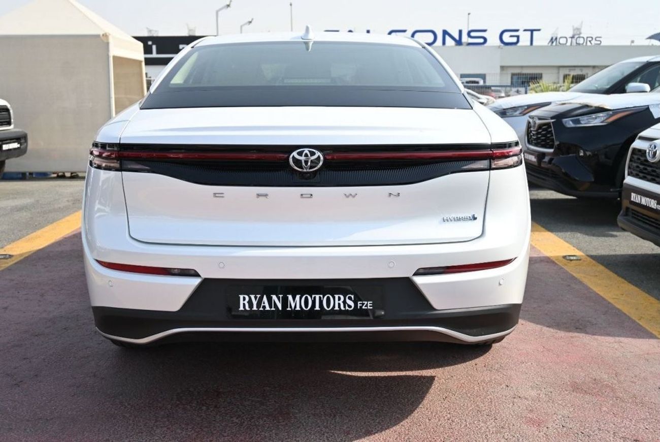 تويوتا كراون تويوتا كراون 2.5 لتر هايبرد، سيدان، دفع أمامي، 4 أبواب، لون أبيض، موديل 2023