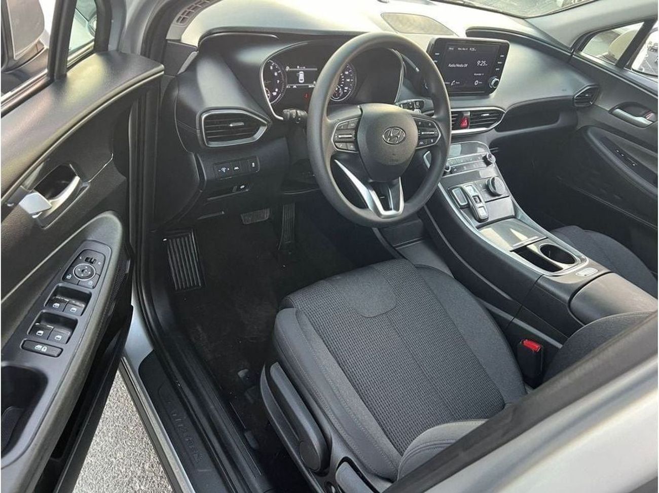 Hyundai Santa Fe 2022 Hyundai Santa Fe, SE - 2.5L  4 Cyl - Lane assist - Android Apple Play - Well Maintained Car wit