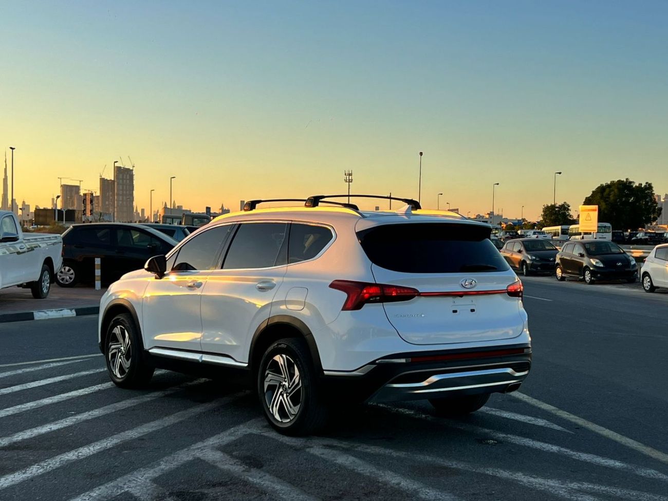 Hyundai Santa Fe 2022 Hyundai Santafe SEL  2.4L V4 - Rear Camera & Sensor - Leather Seats -