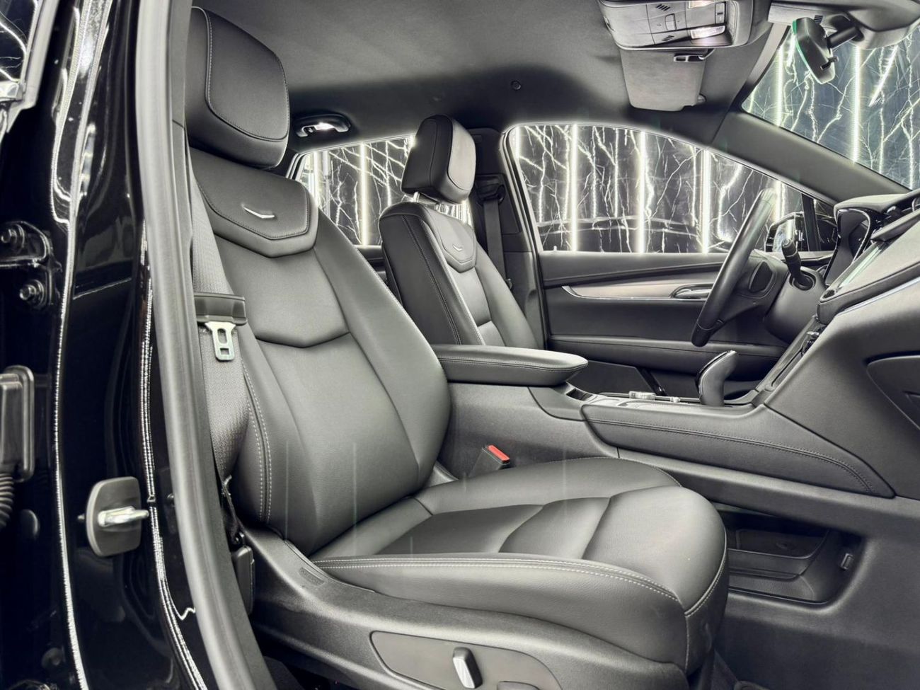 كاديلاك XT5 Premium Luxury 2.0T 2022 Cadillac XT5, 2026 Cadillac Warranty + Service Pack, Low Kms, Excellent Con