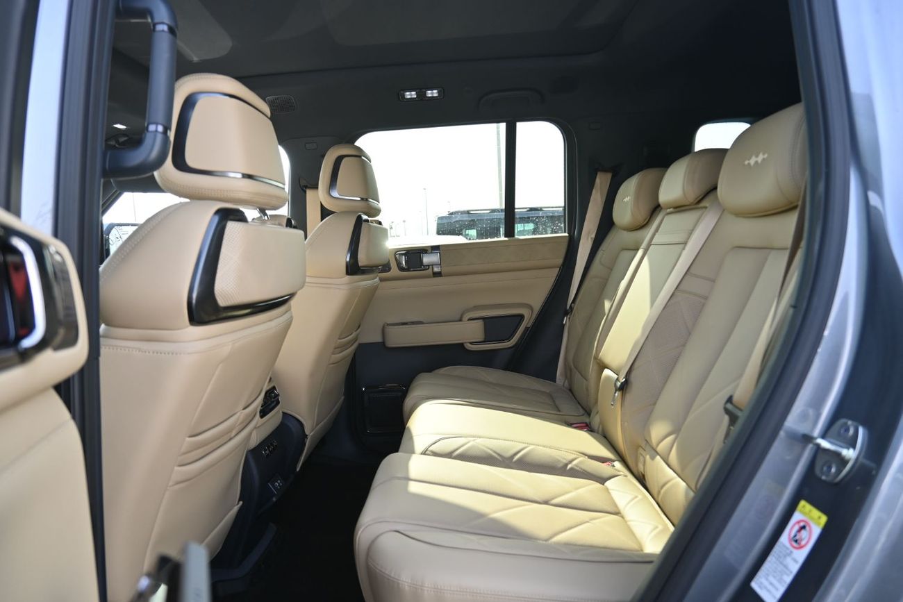 BYD Leopard 5 BYD Leopard 5 Flagship 1.5L Turbo + Plug-In Hybrid Dual Motor Model 2024 Color Grey