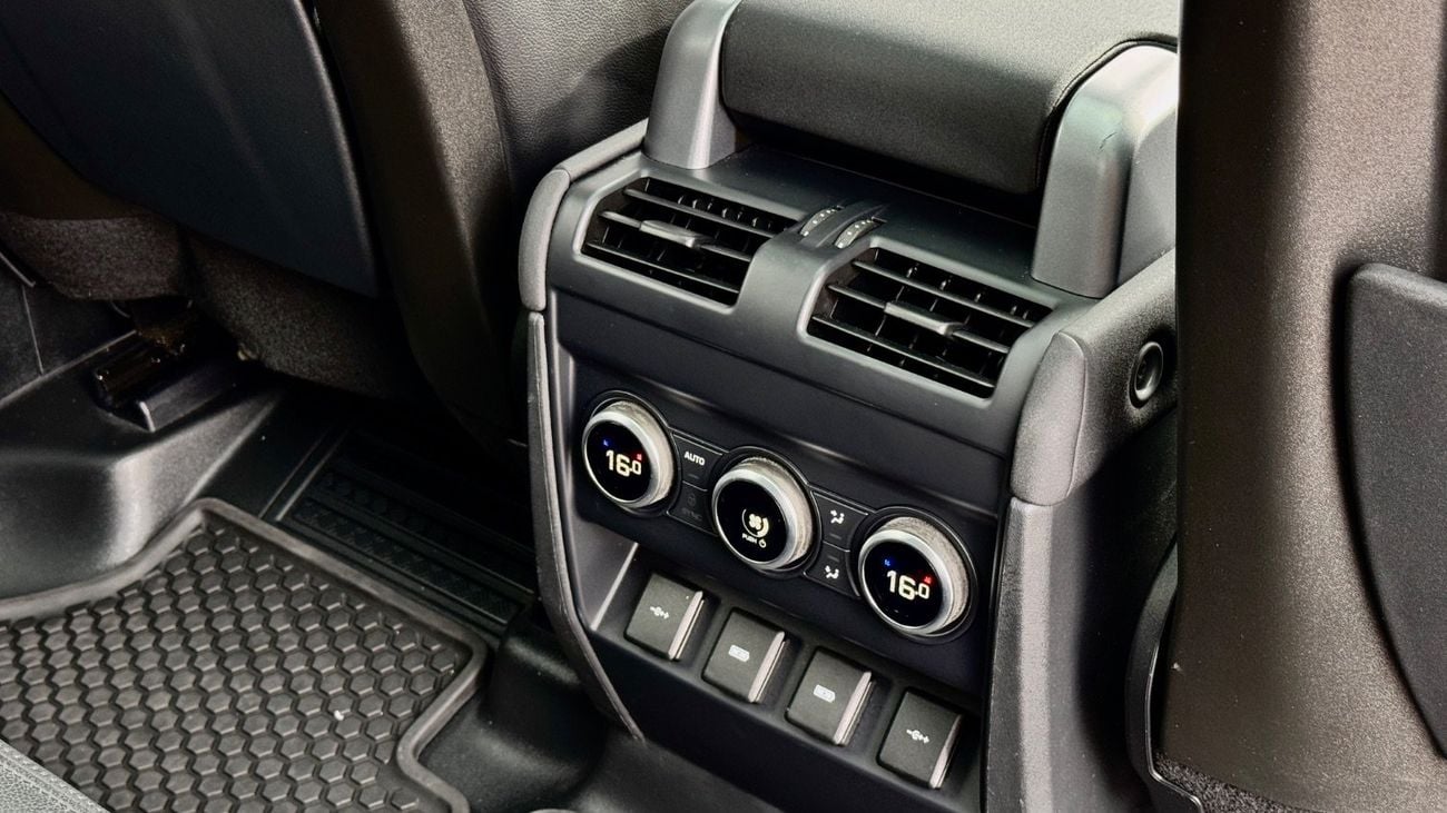 Land Rover Defender P400 110 SE 3.0L (5 Seater)