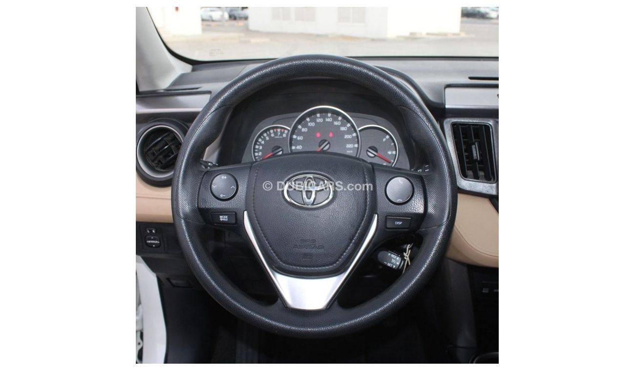 Toyota RAV4 EX Toyota rav 4 white 2016 GCC excellent condition without accident