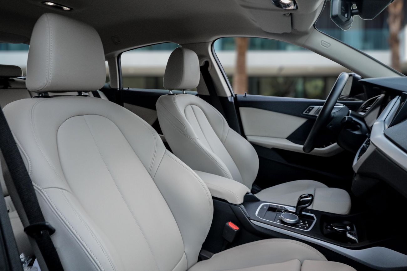 BMW 218i 218i | 1,782 P.M | 0% Downpayment | ONE OWNER | AGENCY WARRANTY+SERVICE!